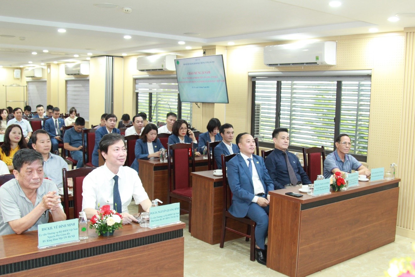 Toàn cảnh hội trường